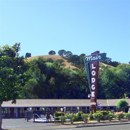 Muir Lodge Motel Мартинес Экстерьер фото